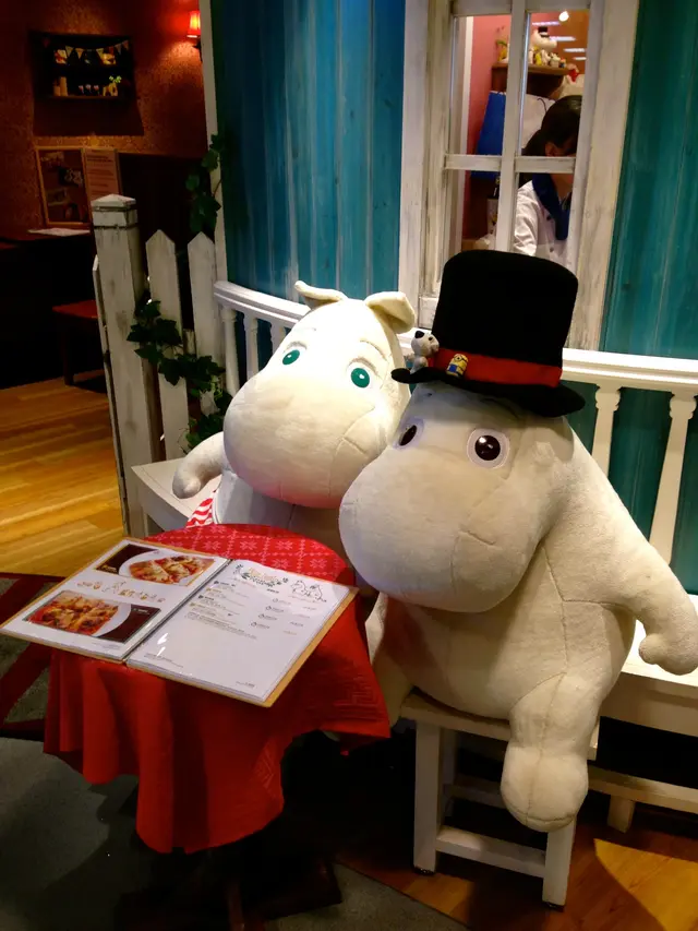 夫妻檔招徠，很吸引人。