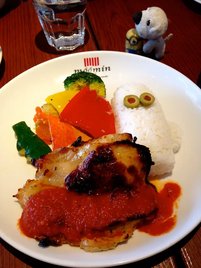 飯是暖的，汁太酸，幸雞是「安全」的。