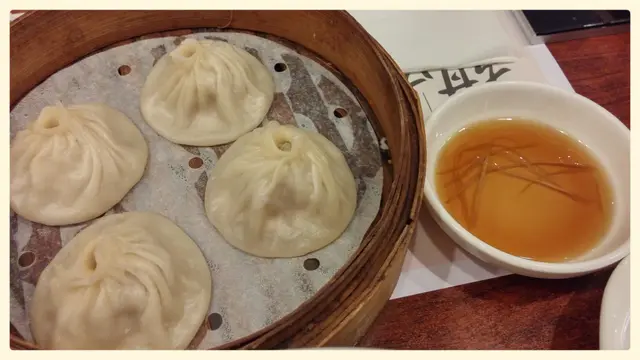 皮薄, 內裡多汁。