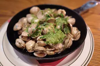 Le Port Parfume - clams a la plancha