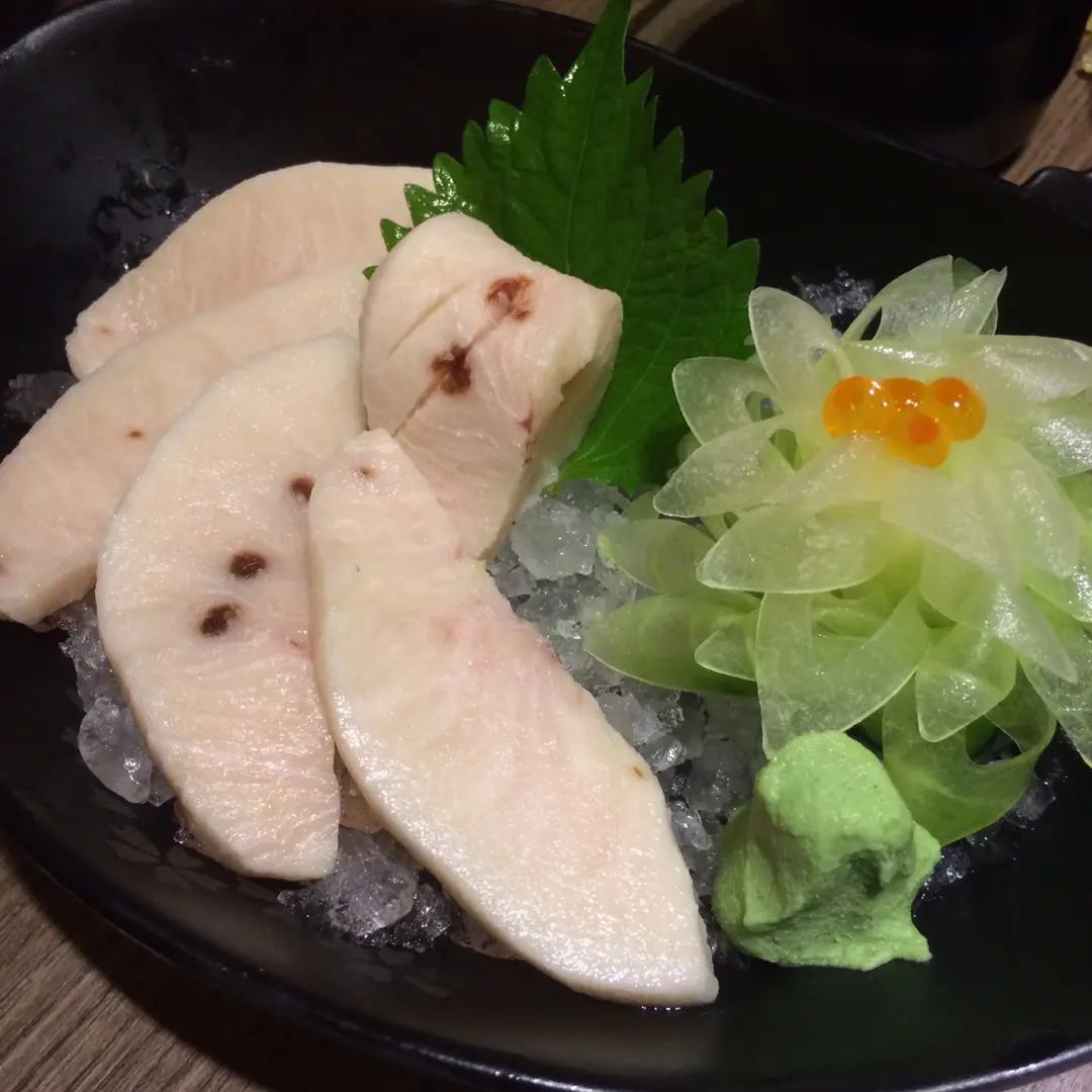 刺身-一板海胆($118),带子($50),活赤贝($42)同剑鱼腩($62)