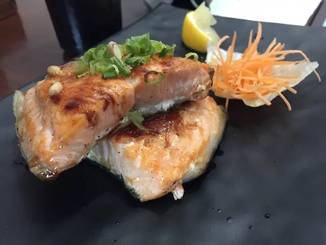乜味都無既GRILLED 三文