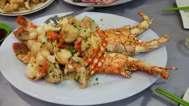 龍蝦肉質彈牙每件的件頭大，肉厚身十分多