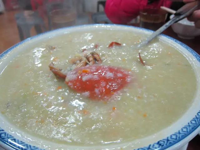 上黎果陣就係咁大煲,6個人食添極都仲有