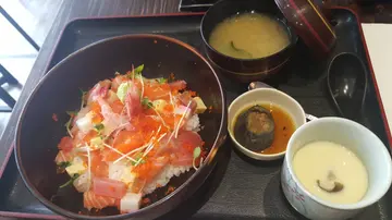 角切魚生飯定食