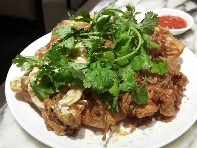 炸有金黃色澤，蛋香依然濃郁