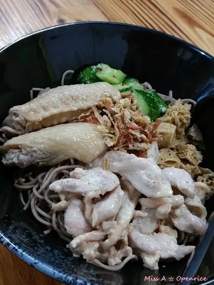 餸多得差點看不見麵了！