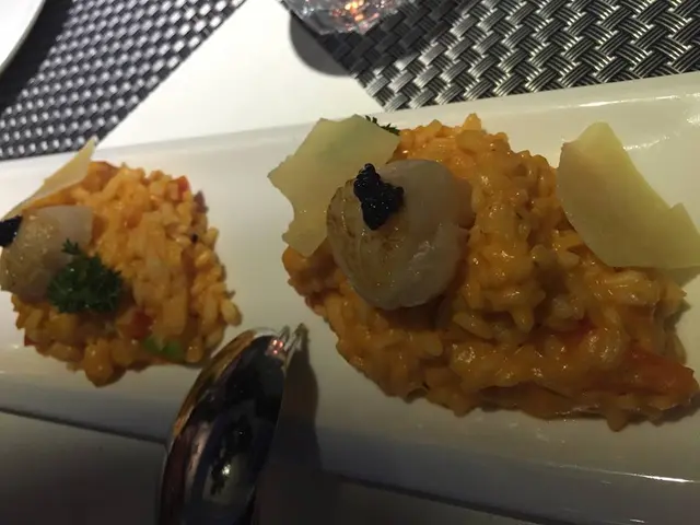 輕煎北海道刺身帶子,黑魚籽,魚甜椒意大利飯