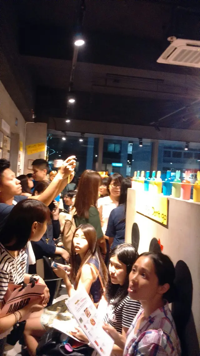 等位嘅人係好多，但係等嘅地方太細