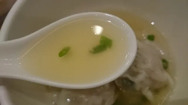 湯底用上金華火腿,也有一點味精