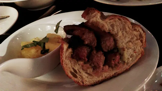 黑毛豬香港豬扒包