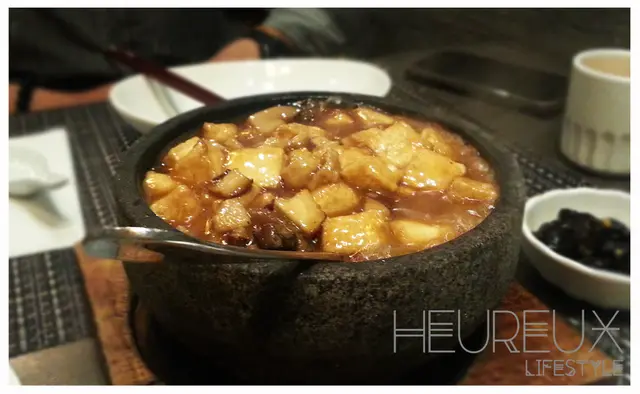 鮑魚雞粒豆腐煲