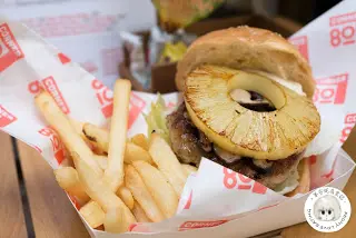 嫩滑多汁雞肉漢堡 ＋薯條