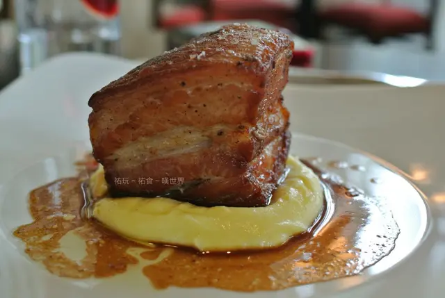 慢煮香草豬腩肉