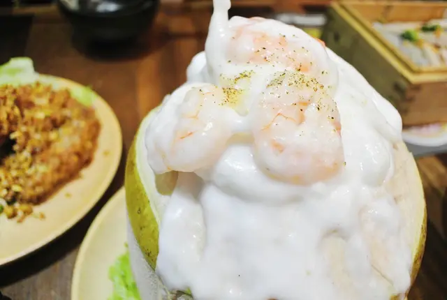 原個椰青海鮮焗飯