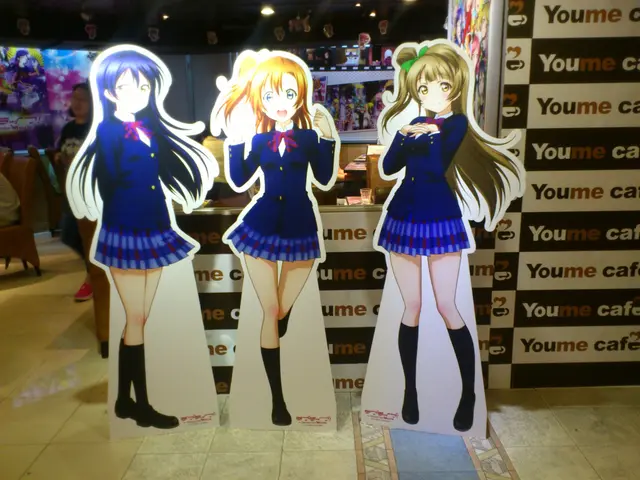 場內不同位置放置左9位女神既企版