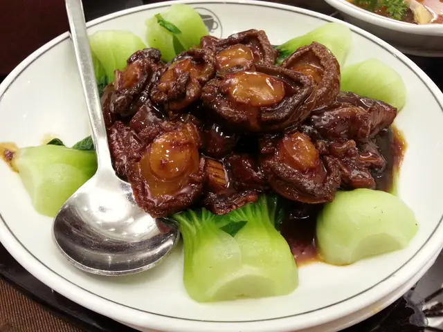 飽魚紅燒肉
