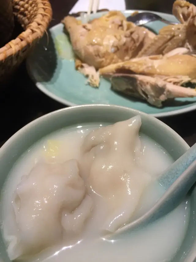 砂鍋雲吞雞