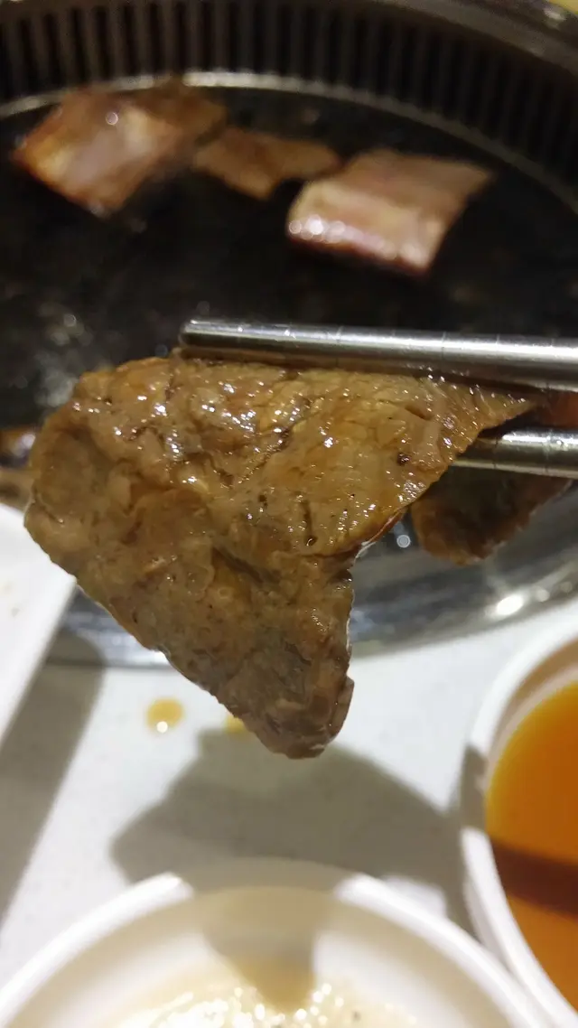 肉片薄身,稔身但不是霉霉爛爛那種,肉質嚼感猶在