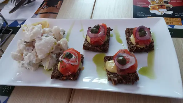 Pumpernickel w/Smoked Salmon