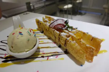 芒果拿破崙伴雲呢拿雪糕