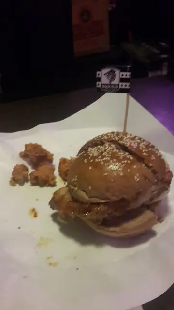 芝士火烤雞堡配炸雞（＄60）