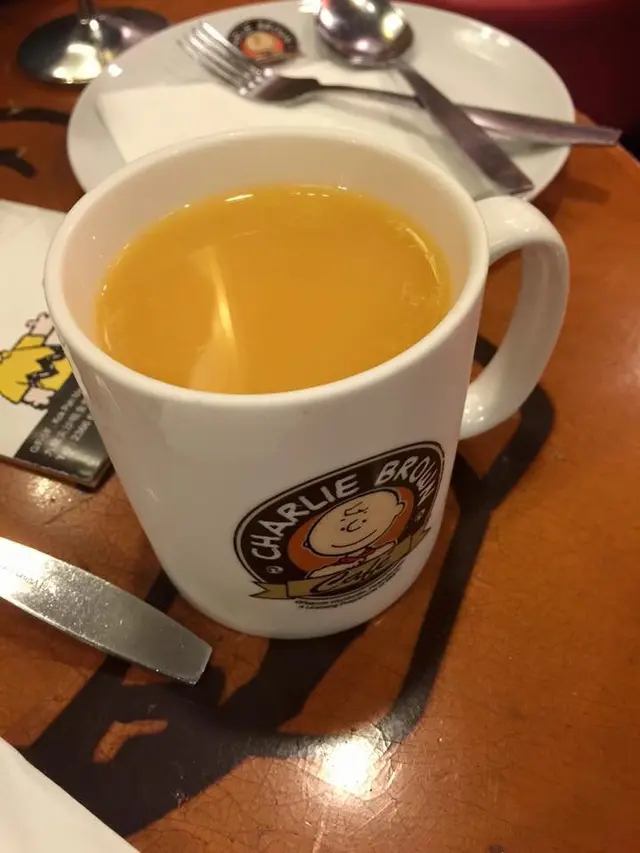 鮮橙汁，好酸好酸