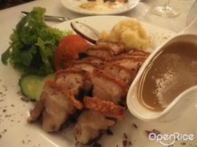 roasted belly of pork - 西貢的The Cabin Cafe &amp; Restaurant