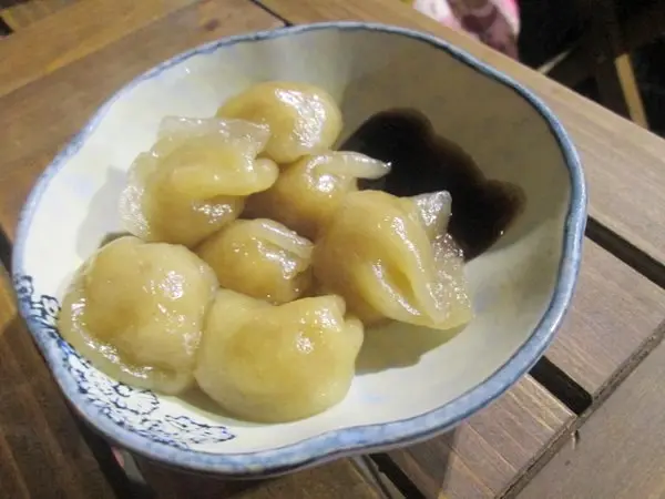 大小剛好一口一隻, 啲啲骰骰