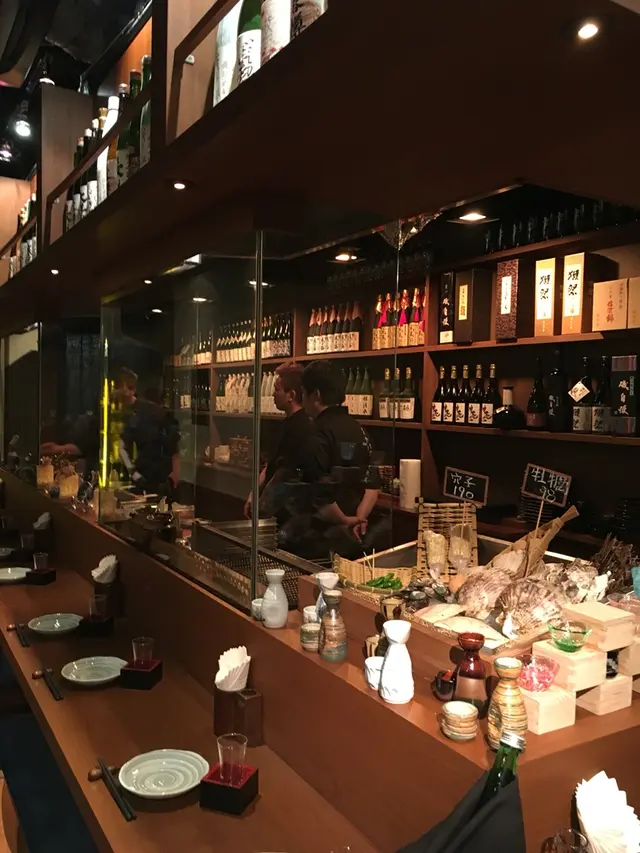 Open kitchen and bar Seat is recommandéd 