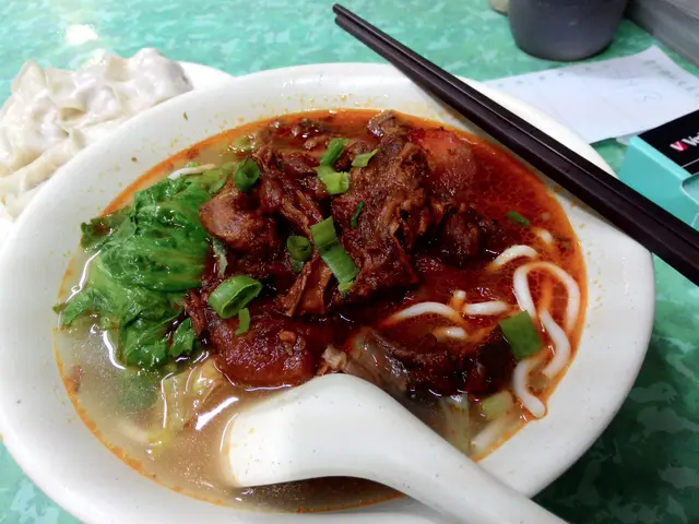 味好濃，大大碗，牛肉份量唔算多，相入邊有一半係紅蘿蔔....