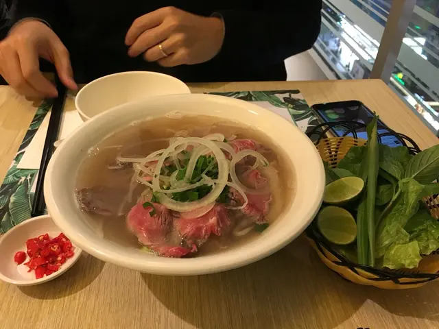 牛丸和湯有陣酥味，湯底好一般，吃後沒有想再吃的感覺