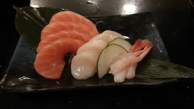刺身－三文魚，帶子，甜蝦