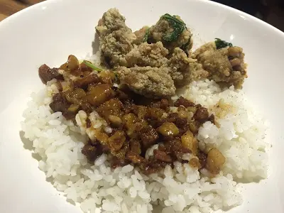 地道滷肉拼鹽酥雞飯