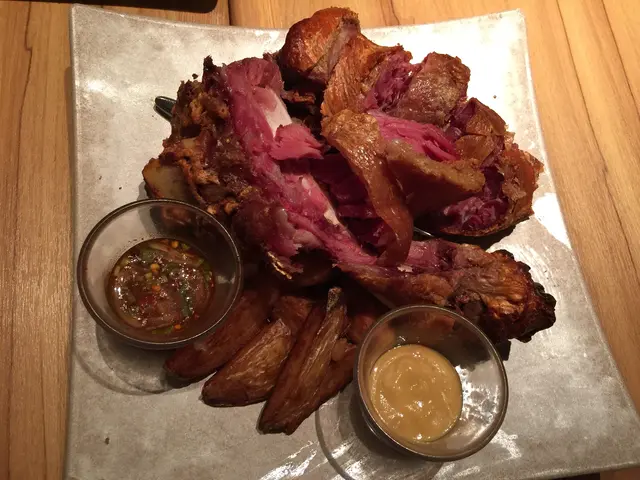 脆香豬手伴泰式辣汁