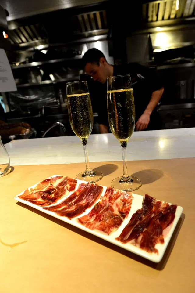 DONA LOLA 100% PURE IBERICO HAM PLATTER