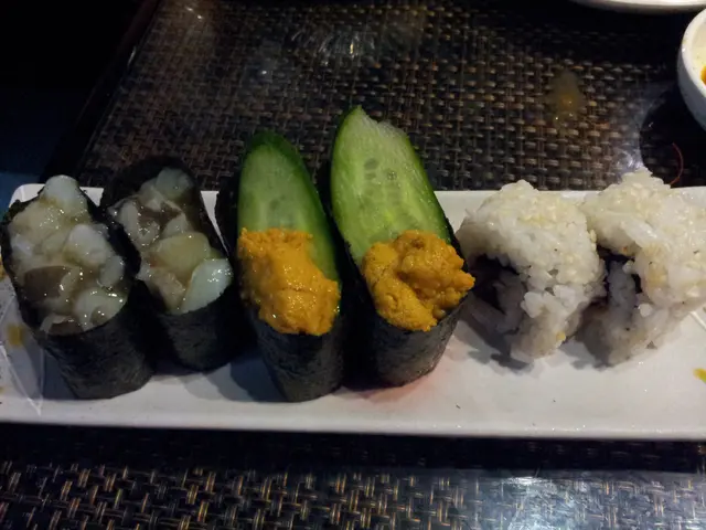 海膽和芥辣八爪魚壽司