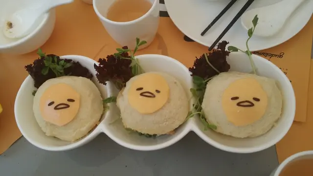 梳乎蛋酥皮叉燒飽