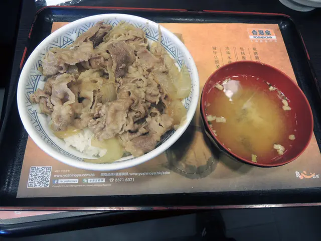 和風牛肉飯、麵豉湯套餐