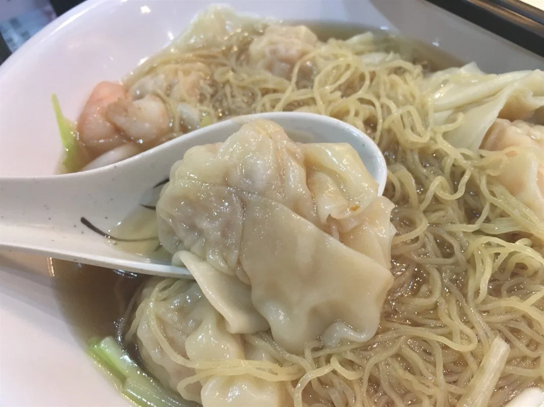 鮮蝦雲吞麵 - lau sum kee noodles photo in sham shui po hong kon