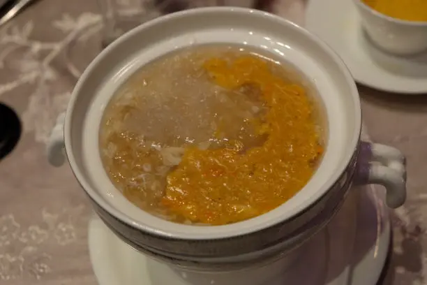 鮮拆蟹粉花膠燴官燕