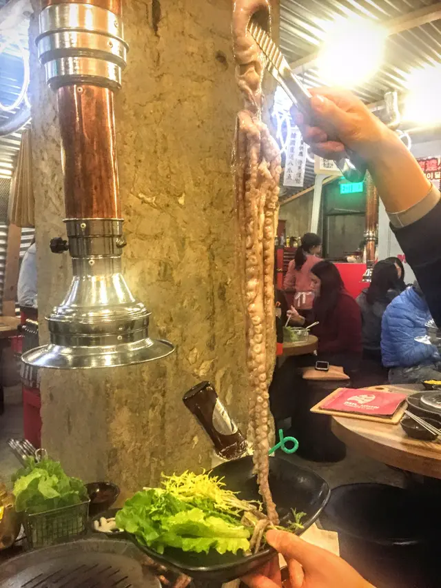 八爪魚是他們的時間限定，八爪魚差不多有半個人高，看來十分新鮮，味道亦不錯。建議八爪魚要多燒長一點點時間，直到看下去表面乾一點，八爪魚味道會更加濃縮，加上燒烤味，這才是好味道。