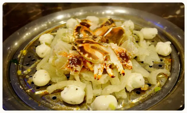 黑松露墨魚丸豬皮蒸海蟹