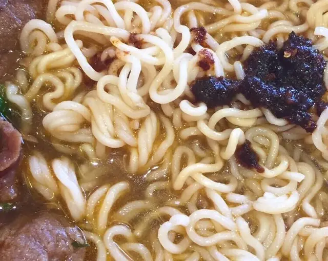 太陽蛋沙嗲牛出前一丁