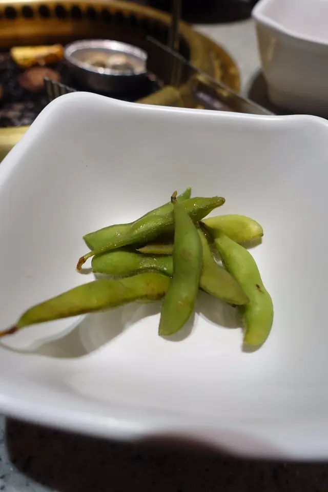 凍冰冰的枝豆,卻不及溫熱的好食!