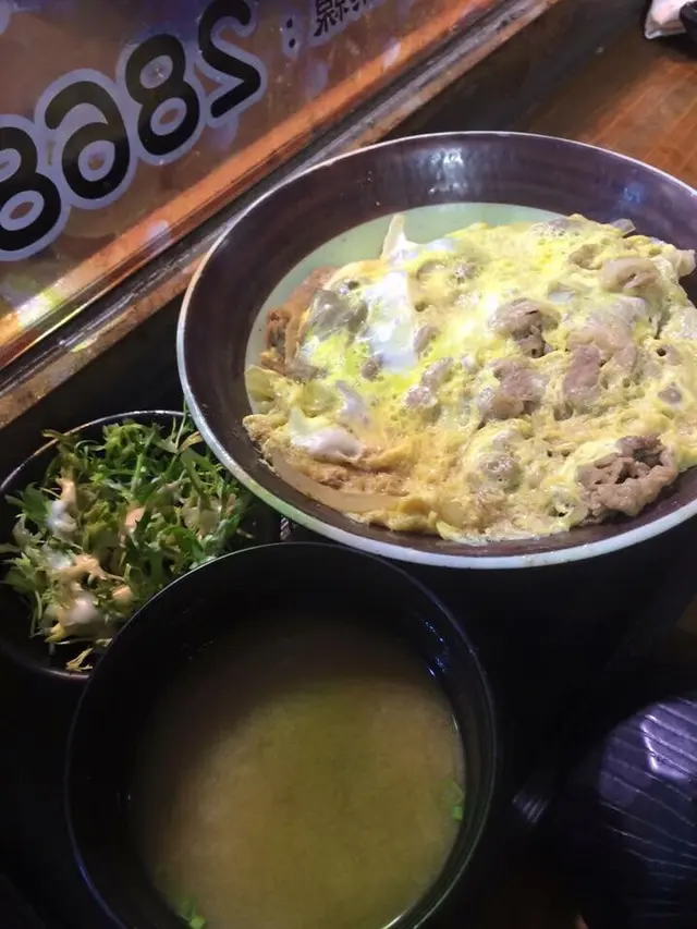 滑蛋牛肉丼