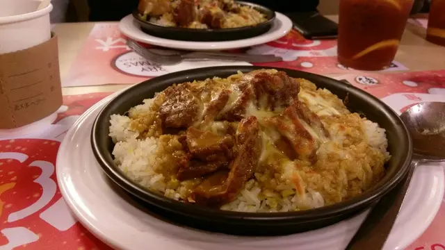 咖喱牛腩焗飯
