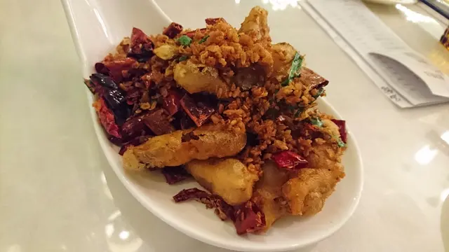 很香口,拆殼後要炸,蝦肉新鮮爽口,但不算辣