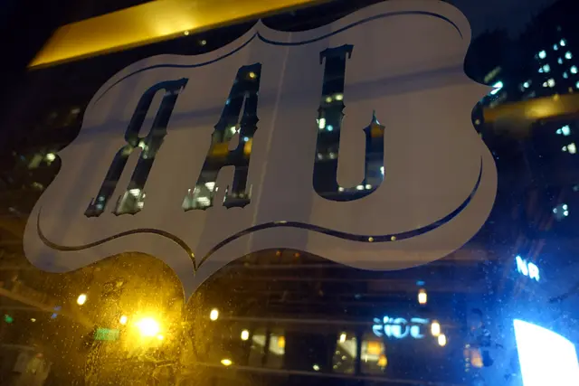 光線穿透玻璃，JAR更有浪漫情調。