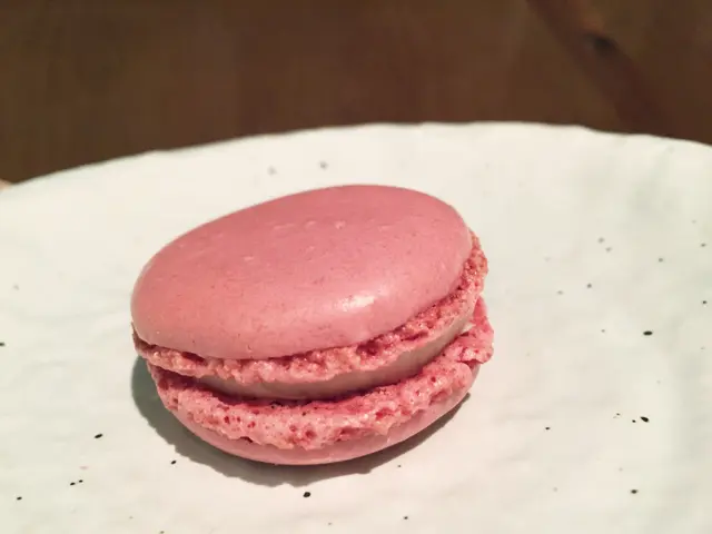 Rose Macaron